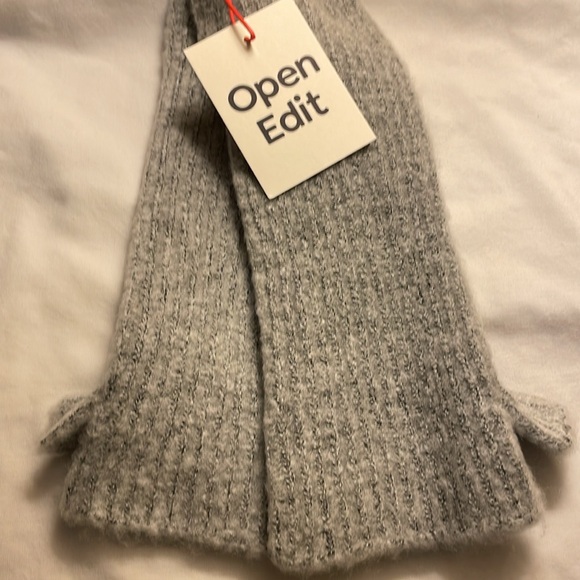 Rib Twisted Fingerless Gloves in grey silk by Open. new - Picture 2 of 4